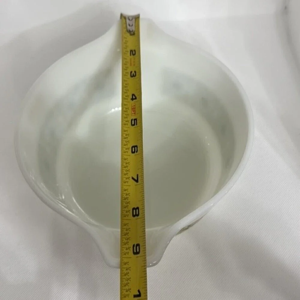 Pyrex Verde Green Cinderella Mixing/Casserole Bowl 474-B #29‎